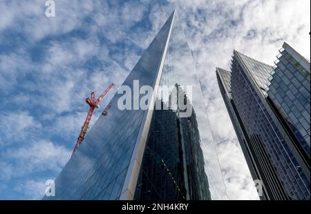 Nach London. GROSSBRITANNIEN - 02.19.2023. Moderne Wolkenkratzer in der City of London. Das 22. Gebäude. Stockfoto