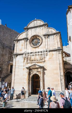 Kirche St. Retter (Crkva sv. Spasa) neben dem Pile Gate auf der Stradun (Placa) in der Altstadt von Dubrovnik in Kroatien Stockfoto