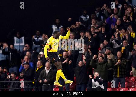 Watfords Ken Sema feiert das dritte Tor seiner Mannschaft während des Sky Bet Championship-Spiels im Vicarage Road Stadium in Watford. Foto: Montag, 20. Februar 2023. Stockfoto