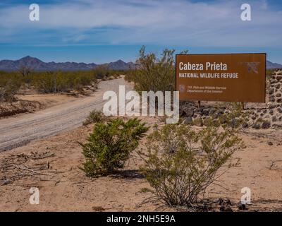 Cabeza Prieta National Wildlife Refuge Eingangsschild, El Camino del Diablo in der Nähe von Ajo, Arizona. Stockfoto