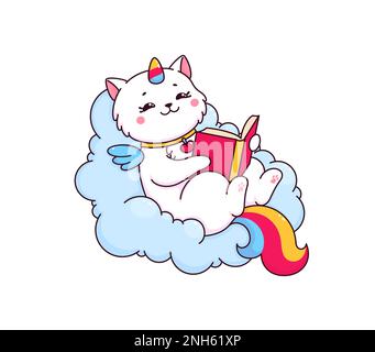 Cartoon niedliche Caticorn-Figur, die ein Buch liest. Vektor-Fantasie Einhorn-Katze lesen Märchen-Geschichte auf einer weichen, flauschigen Wolke am Himmel. Haustierheft für Katzen Stock Vektor