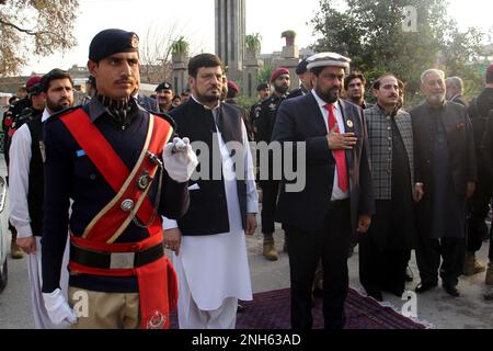 Peshawar, Pakistan. 20. Februar 2023. Gouverneur Sindh Kamran Tesori wird eine Pressekonferenz in einer Polizeilinie in Peshawar halten. Gouverneur Sindh Kamran Tessori rief den Obersten Oberminister Muhammad Azam Khan im Obersten Ministerpräsidenten auf. (Foto: Hussain Ali/Pacific Press) Kredit: Pacific Press Media Production Corp./Alamy Live News Stockfoto