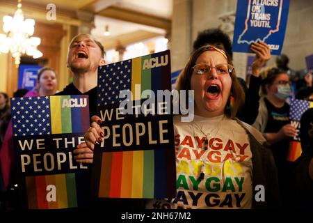 Indianapolis, Usa. 20. Februar 2023. Während der Anhörung des Bildungsausschusses am HB 1608, auch bekannt als "Don't say Gay"-Gesetz in Indianapolis, haben Demonstranten den Saal vor dem Repräsentantenhaus von Indiana gepackt. Das Komitee stimmte für 9-4, um die Rechnung auf die Hausetage zu schicken. Kredit: SOPA Images Limited/Alamy Live News Stockfoto