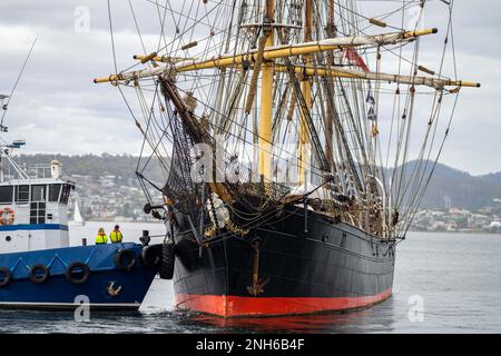 Großsegler auf dem Wasser, Großsegler beim Holzbootfestival in hobart, tasmanien, australien im Hafen Stockfoto