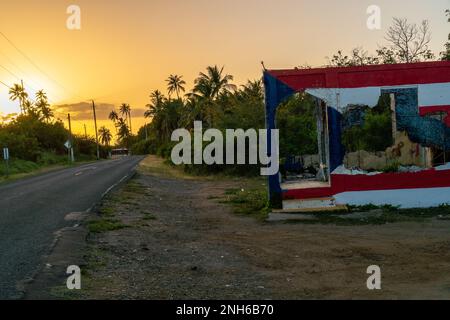 Wunderschöner Sonnenuntergang über einem Wahrzeichen in pozuelo Guayama Puerto Rico Stockfoto