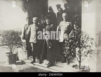 1914-1918. Erster Weltkrieg Das Bild zeigt den ukrainischen Staatsoberhaupt Pavlo Skoropadsky, umgeben von hochrangigen deutschen Militärs. Stockfoto