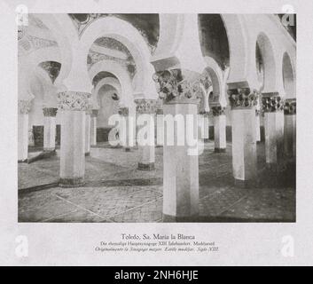 Architektur des alten Spaniens. Vintage-Foto der Synagoge Santa María la Blanca, Toledo. Die ehemalige Hauptsynagoge des 13. Jahrhunderts. Mudejar-Stil die Synagoge von Santa María la Blanca (Spanisch: Sinagoga de Santa María La Blanca, beleuchtet. „Synagoge der Heiligen Maria der Weißen“) oder Ibn Shoshan Synagoge ist ein Museum und eine ehemalige Synagoge in Toledo, Spanien. Stockfoto