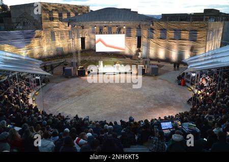 Elefsina, Griechenland - 4. Februar 2023 - Eleosis 2023 - Kulturhauptstadt Europas - Eröffnungszeremonie. (Foto: Markku Rainer Peltonen) Stockfoto