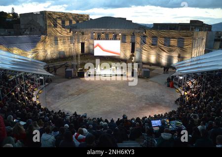 Elefsina, Griechenland - 4. Februar 2023 - Eleosis 2023 - Kulturhauptstadt Europas - Eröffnungszeremonie. (Foto: Markku Rainer Peltonen) Stockfoto