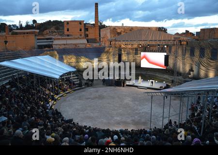 Elefsina, Griechenland - 4. Februar 2023 - Eleosis 2023 - Kulturhauptstadt Europas - Eröffnungszeremonie. (Foto: Markku Rainer Peltonen) Stockfoto