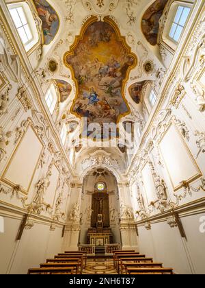 Samstagsoratorium mit seiner Decke mit Fresken in der barocken Kirche Jesu (chiesa del Gesu' ), auch Casa Professa - Palermo, Sizilien, Italien genannt Stockfoto