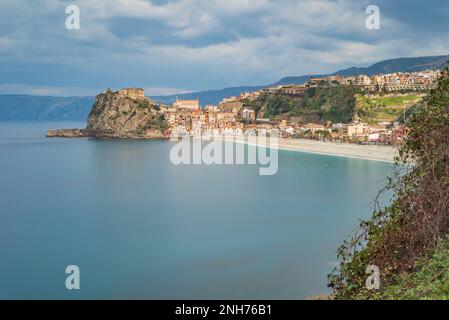 Panoramablick auf Scilla, Kalabrien Stockfoto