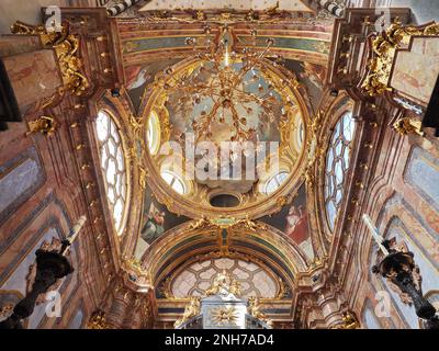 Bögen und Architektur von San Francesco d'Assisi grande wichtig Kirche im klassizistischen Stil, Lombardei, Italien. Stockfoto