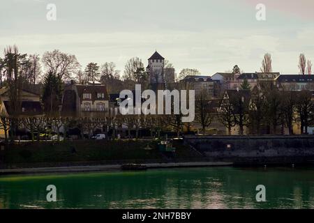 Panoramablick auf St. Alban-Vorstadt (Viertel St. Alban) und Rhein. Basel-Stadt, Schweiz. Stockfoto