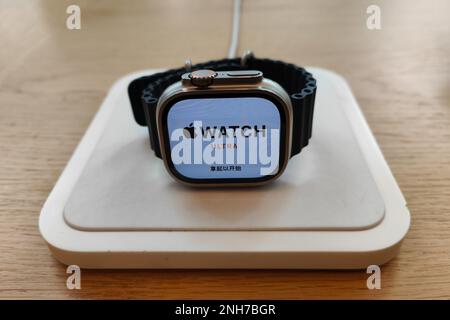 SHANGHAI, CHINA - 21. FEBRUAR 2023 - Apple Uhren werden in einem Apple Store in Shanghai, China, ausgestellt 21. Februar 2023. Im Dezember 2022 wurden die US-amerikanischen Stockfoto