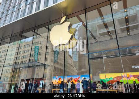 SHANGHAI, CHINA - 21. FEBRUAR 2023 - ein Apple Store wird in Shanghai, China, gesehen, 21. Februar 2023. Im Dezember 2022 hat die US International Trade Commi Stockfoto