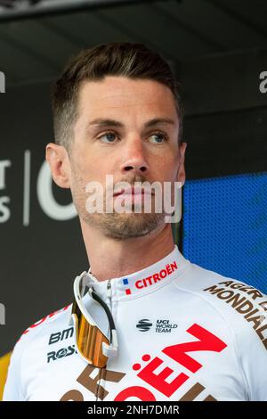 Mandelieu La Napoule, Frankreich. 18. Februar 2023. Mikael Cherel vom AG2R. Citroën-Team während der Präsentationsrunde gesehen. Die zweite Etappe der Tour des Alpes-maritimes et du Var 2023 beginnt im Mandelieu la Napoule und erreicht Antibes nach 179, 4 km Rennstrecke. Das gelbe Trikot des Leaders nach der ersten Etappe wird von Franzose Kevin Vauquelin (Team ARKEA Samsic) getragen, der Neilson Powless (Team EF Education – EasyPost) um 09 Sekunden voraus ist und Kevin Geniets (Team Groupama-fdj) um 11 Sekunden den dritten Platz belegt. (Foto: Laurent Coust/SOPA Images/Sipa USA) Guthaben: SIPA USA/Alamy Live News Stockfoto