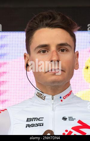 Mandelieu La Napoule, Frankreich. 18. Februar 2023. Clément Venturini vom AG2R. Team Citroën, gesehen während der Präsentationsrunde. Die zweite Etappe der Tour des Alpes-maritimes et du Var 2023 beginnt im Mandelieu la Napoule und erreicht Antibes nach 179, 4 km Rennstrecke. Das gelbe Trikot des Leaders nach der ersten Etappe wird von Franzose Kevin Vauquelin (Team ARKEA Samsic) getragen, der Neilson Powless (Team EF Education – EasyPost) um 09 Sekunden voraus ist und Kevin Geniets (Team Groupama-fdj) um 11 Sekunden den dritten Platz belegt. (Foto: Laurent Coust/SOPA Images/Sipa USA) Guthaben: SIPA USA/Alamy Live News Stockfoto