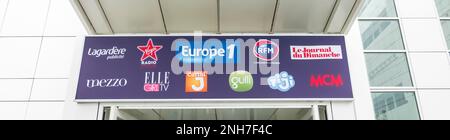 PARIS, FRANKREICH, November Circa, 2019. Im freien Eintritt zu Europa 1 Recording Studio in Paris. Das Gebäude beherbergt Journalisten und Programmmacher tog Stockfoto