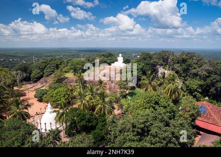 Buddhistische Wallfahrtsstätte, Berg Mihintale, in der Nähe von Anuradhapura, Sri Lanka Stockfoto