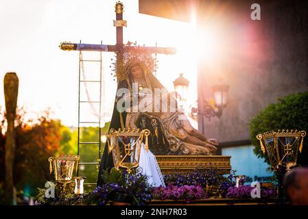 Die Bruderschaft und Bruderschaft des heiligsten Christus der Abstammung ist eine religiöse Bruderschaft und Beichte in Badajoz, Spanien. Stockfoto