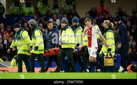 Aktenfoto von 18-02-2023 von Chelsea's Cesar Azpilicueta, der das Krankenhaus verlassen hat, nachdem er während der Heimniederlage von Southampton am Samstag eine Gehirnerschütterung erlitten hatte. Ausgabedatum: Dienstag, 21. Februar 2023. Stockfoto