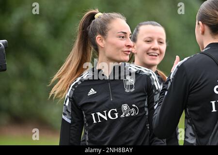 Marlow, Großbritannien. 21. Februar 2023. Tessa Wullaert von Belgien, dargestellt während des Matchday - 1-Trainings der belgischen Fußballnationalmannschaft Red Flames , vor ihrem dritten Spiel gegen England im Arnold Clark Cup 2023 , Dienstag, 21. Februar 2023 in Marlow , ENGLAND . FOTO SPORTPIX | David Catry Kredit: David Catry/Alamy Live News Stockfoto