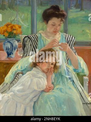 Junge Mutter näht, kleines Mädchen lehnt sich auf das Knie ihrer Mutter, Ölgemälde auf Leinwand. In sanftem Grün gemalt, passt eine Mutter ihre Aufgabe an die Anwesenheit des kleinen Kindes an. Stockfoto
