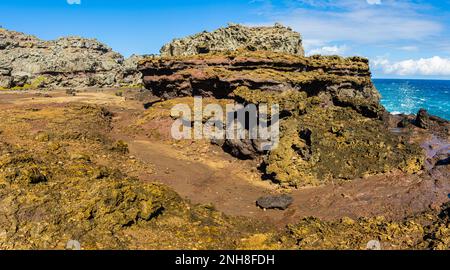 Verwitterte Klippen am Nakalele Blow Hole am Nakalele Point, Maui, Hawaii, USA Stockfoto