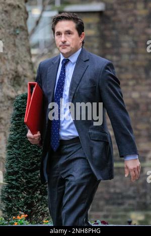 London, Großbritannien. 21. Februar 2023. Johnny Mercer, MP, Staatsminister, Minister für Veteranenangelegenheiten im Kabinettsbüro.Minister nehmen an der wöchentlichen Kabinettssitzung in der Downing Street Teil, inmitten von Spannungen und potenziellen oder drohenden Rücktritten infolge der laufenden Verhandlungen über das Nordirland-Protokoll; Sowie andere inhaltliche Fragen zwischen den verschiedenen Sektionen der Konservativen Partei. Kredit: Imageplotter/Alamy Live News Stockfoto