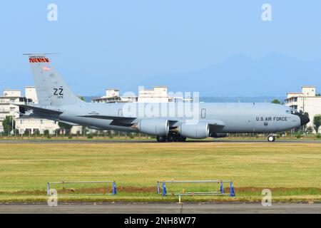 Tokio, Japan - 22. Juli 2018: United States Air Force Boeing KC-135R Stratotanker Luftbetankung und Transportflugzeuge. Stockfoto