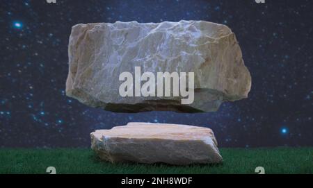 Surreal Stone Podium Tischplatte auf Gras mit Fliegen in der Luft im Hintergrund am Nachthimmel verschwommener Stern und Milchstraße Galaxie Hintergrund. Beauty oder Sleeping cos Stockfoto