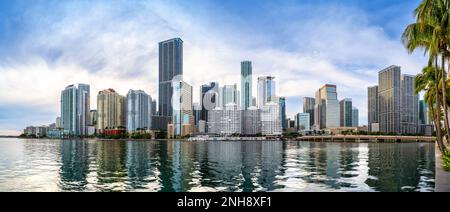 Die Skyline von miami von brickell Key aus gesehen Stockfoto