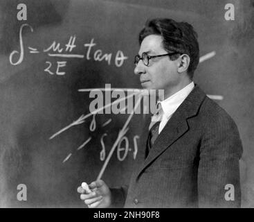 Isidor Isaac Rabi (1898-1988), amerikanischer Physiker. Rabi gewann 1944 den Nobelpreis für Physik für seine Entdeckung der Kernspinresonanz, die in der Magnetresonanztomographie verwendet wird. Stockfoto