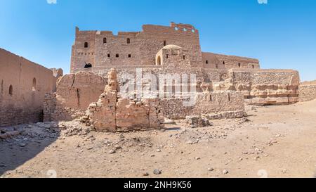 Assuan, Ägypten; 15. Februar 2023 - das Kloster St. Simeon, Assuan, Ägypten. Stockfoto