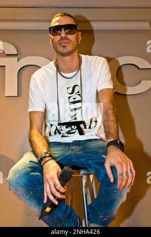 Italienischen Rapper Marracash, FNAC Mailand (13.07.2010) Stockfoto