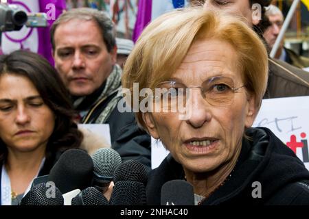 Sitzen Sie Emma Bonino, In Partito Radicale, Milan 08.11.2010 Stockfoto