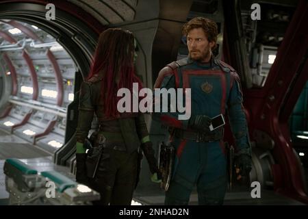 Guardians of the Galaxy Band 3 (stilisiert als Guardians of the Galaxy Band 3) ist ein bevorstehender amerikanischer Superheldenfilm, der auf dem Marvel Comics Superheldenteam Guardians of the Galaxy basiert und von Marvel Studios produziert und von Walt Disney Studios Motion Pictures vertrieben wird. Dieses Foto ist nur zur redaktionellen Verwendung bestimmt und ist das Urheberrecht des Filmunternehmens und/oder des von dem Film- oder Produktionsunternehmen zugewiesenen Fotografen und darf nur durch Veröffentlichungen in Verbindung mit der Werbung für den oben genannten Film reproduziert werden. Eine obligatorische Gutschrift für die Filmgesellschaft ist erforderlich. Der Fotograf sollte es auch sein Stockfoto