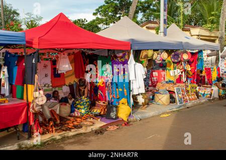 Marktstände auf Nosy Be, Madagaskar Stockfoto