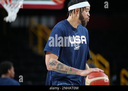 7. AUGUST 2021: Javale McGee of United States wärmt sich vor dem Basketballfinale der Herren zwischen den USA und Frankreich bei den Olympischen Spielen 2020 in Tokio auf (Foto: Mickael Chavet/RX) Stockfoto