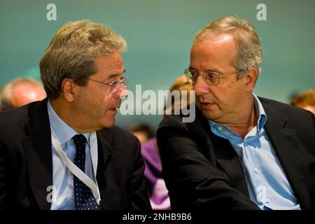 Paolo Gentiloni und Walter Veltroni, nationale Treffen Partito Democratico, Busto Arsizio, Italien Stockfoto