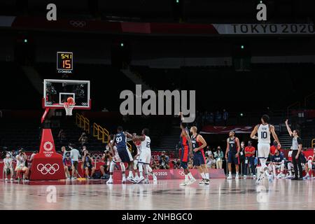 7. AUGUST 2021: Frank Ntilikina von Frankreich im Goldmedaillenspiel für Herren bei den Olympischen Spielen 2020 in Tokio (Foto: Mickael Chavet/RX) Stockfoto