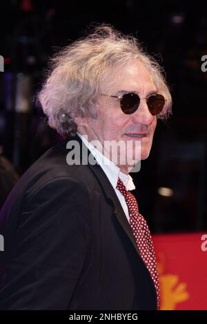 Berlin, Deutschland. 21. Februar 2023. Philippe Garrel nimmt am 21. Februar 2023 am Le Grand Chariot Premiere im Rahmen des 73. Berlinale in Berlin Teil. Foto: Aurore Marechal/ABACAPRESS.COM Kredit: Abaca Press/Alamy Live News Stockfoto