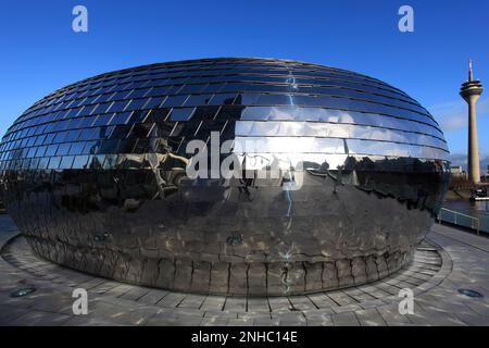 Moderne Bürogebäude im Medienhafen, Düsseldorf City Nord-Rhein-Westfalen, Deutschland, Europa. Stockfoto