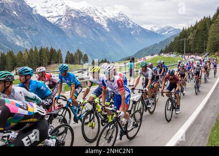 Schweiz, Giro D'italia 2021, Stage Verbania-valle Spluga-alpe Motta, San Bernardino Pass, The Group Stockfoto