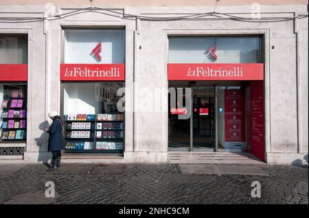 Buchhandlung Feltrinelli in Largo di Torre Argentinien, Rom, Latium, Italien Stockfoto