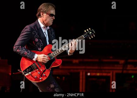 Madison, USA. 20. Februar 2023. Joe Bonamassa im Orpheum Theater am 20. Februar 2023 in Madison, Wisconsin (Foto: Daniel DeSlover/Sipa USA). Guthaben: SIPA USA/Alamy Live News Stockfoto