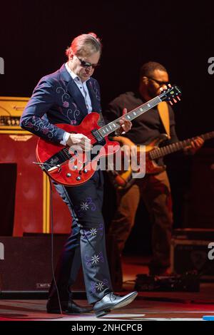 Madison, USA. 20. Februar 2023. Joe Bonamassa im Orpheum Theater am 20. Februar 2023 in Madison, Wisconsin (Foto: Daniel DeSlover/Sipa USA). Guthaben: SIPA USA/Alamy Live News Stockfoto