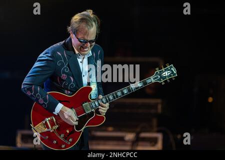 Madison, USA. 20. Februar 2023. Joe Bonamassa im Orpheum Theater am 20. Februar 2023 in Madison, Wisconsin (Foto: Daniel DeSlover/Sipa USA). Guthaben: SIPA USA/Alamy Live News Stockfoto