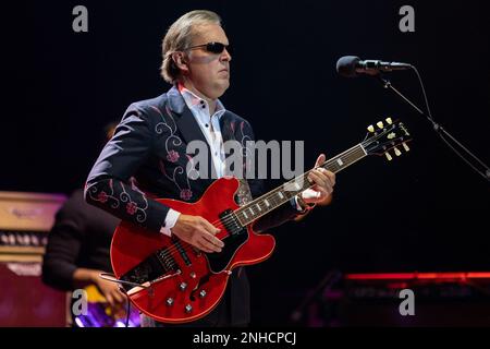 Madison, USA. 20. Februar 2023. Joe Bonamassa im Orpheum Theater am 20. Februar 2023 in Madison, Wisconsin (Foto: Daniel DeSlover/Sipa USA). Guthaben: SIPA USA/Alamy Live News Stockfoto